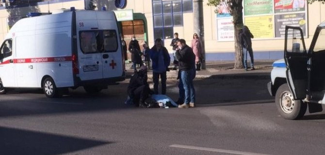 В Воронеже полицейский насмерть сбил женщину на переходе