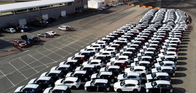 Сотни автомобилей Mazda не могут доехать до дилеров