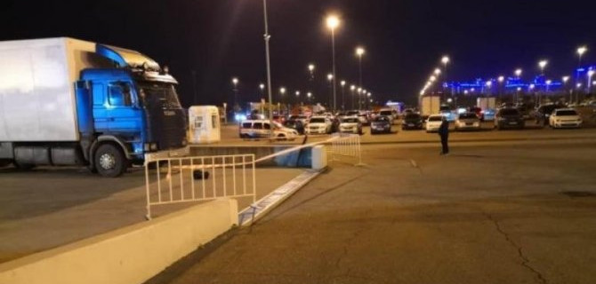 В Краснодаре грузовик насмерть сбил мужчину на парковке