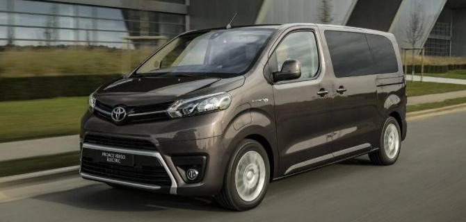 Микроавтобус Toyota Proace получил электропривод