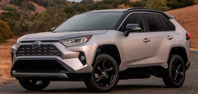 Выросли рублёвые цены автомобилей Toyota