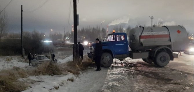 В Омске в ДТП с газовозом погибли два человека