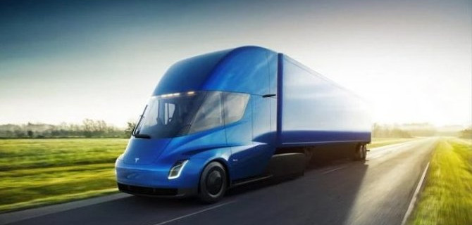 Электрогрузовик Tesla Semi получит большой запас хода