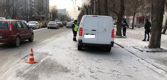 В Екатеринбурге иномарка сбила ребенка