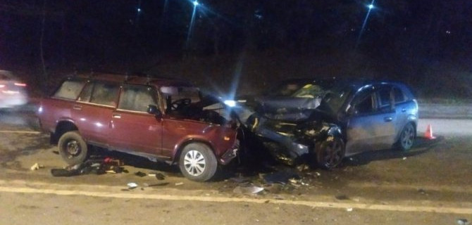 В ДТП в Ростове пострадали три человека