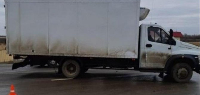 Под Волгоградом грузовик насмерть сбил мужчину