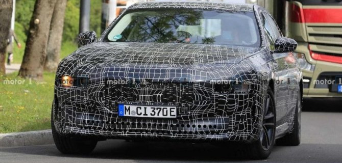 Появилась свежая информация об электроседане BMW i7