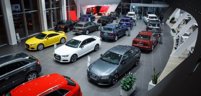 Авторынок России продолжает неспешно расти