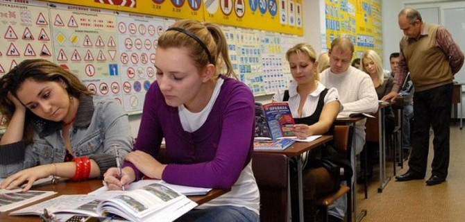 В ГИБДД раскритиковали российские автошколы