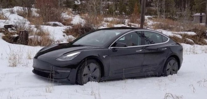 У Tesla Model 3 «садятся» аккумуляторы на морозе