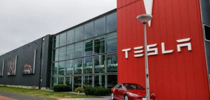 Экс-сотрудника Tesla осудили за разглашение коммерческой тайны