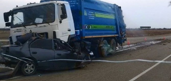 В Белореченском районе легковушка залетела под МАЗ – водитель погиб