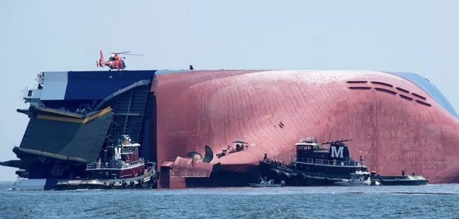 Корабль с автомобилями утонул из-за тяжести внедорожника Kia Telluride