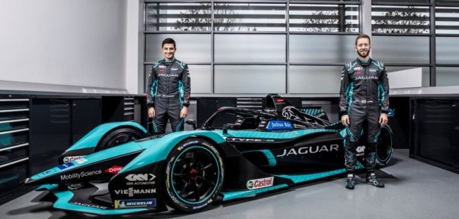 Jaguar Racing представляет гоночный электрокар Jaguar I-TYPE 5  для участия в Formula E