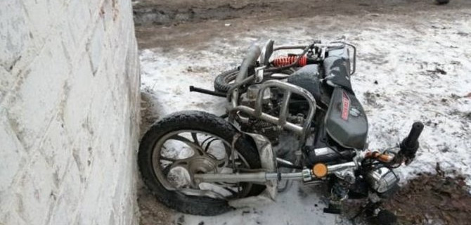18-летний мопедист погиб в ДТП в Новозыбковском районе Брянской области