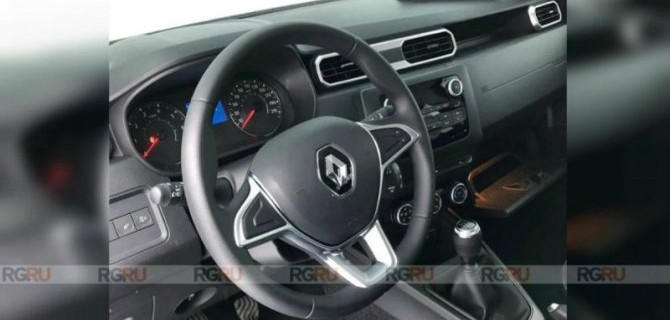 Опубликованы снимки салона нового Renault Duster