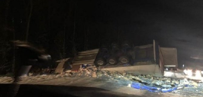 В ДТП в Тихвинском районе Ленобласти погиб водитель грузовика