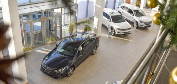 Топ самых новогодних автомобилей: какие марки и модели чаще всего покупают в канун Нового года