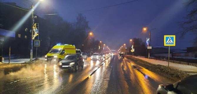 В Тульской области водитель сбил двух пешеходов и скрылся