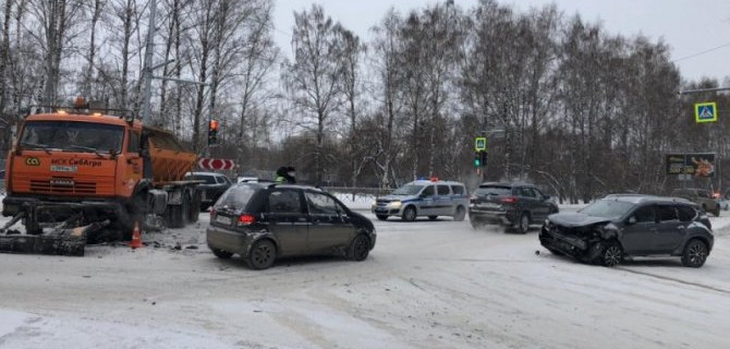 В ДТП в Тюмени погиб водитель иномарки