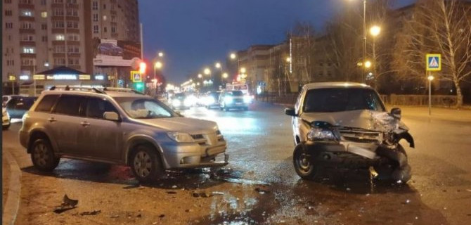 Два человека пострадали в ДТП в Мурманске