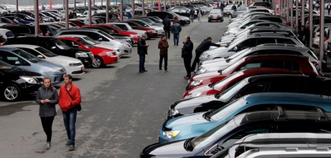 Сколько лет российские автомобилисты владеют своими машинами?