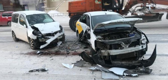 В Томске в ДТП с автобусом пострадали трое