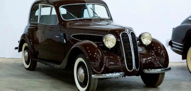 На продажу выставлен 72-летний BMW 321