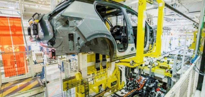 Volvo утроит производство электромобилей