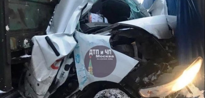 В городском округе Домодедово поезд смял грузовик