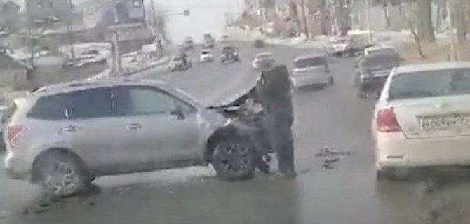 Авария с участием «Субару Форестер» во Владивостоке