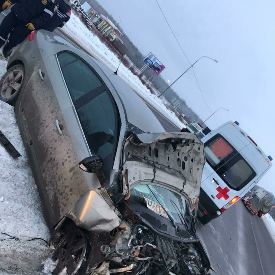 В ДТП на трассе М-10 пострадал человек (4)