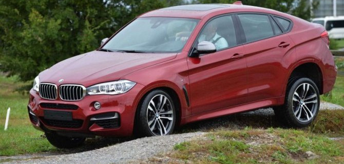 В России стали популярнее премиальные автомобили с пробегом