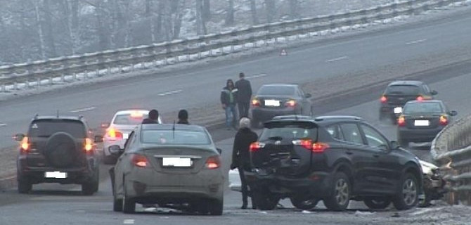 Два крупных ДТП заблокировали дороги из Лесной Поляны в Кемерово