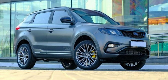 Обновлены российские версии двух кроссоверов Geely