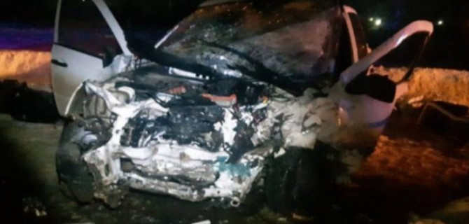 Два автомобиля столкнулись на трассе в Саратовской области, есть погибшие