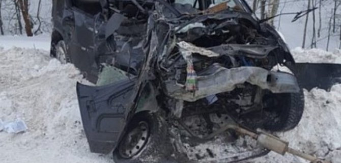 Renault между селами Полково и Заборье — всмятку!