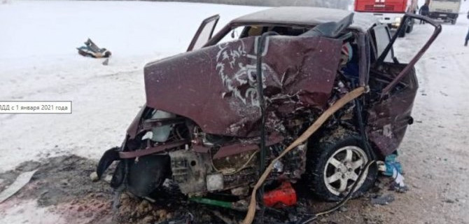 Годовалый ребенок и его папа стали жертвами жестокой аварии в Татарстане