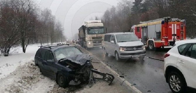В ДТП на Калужском шоссе в Новой Москве пострадали двое