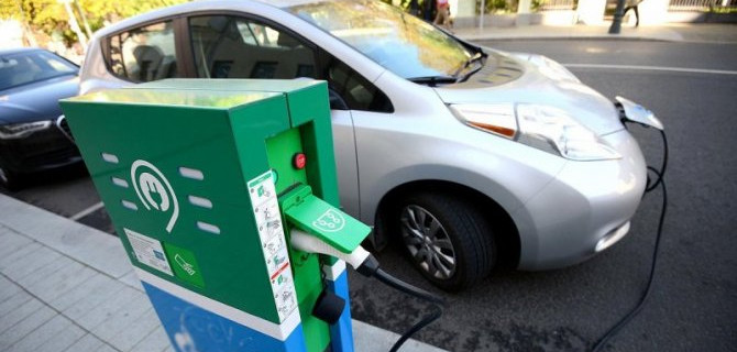 Владельцы электромобилей не желают возвращаться к машинам с ДВС