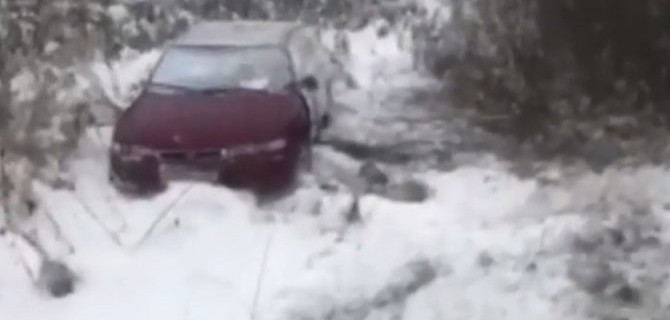 Mazda, в салоне которой находилась 5-месячная девочка, опрокинулась в кювет