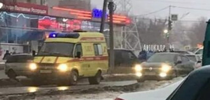 Возле магазина «Полет» в Курске автомобиль сбил ребенка