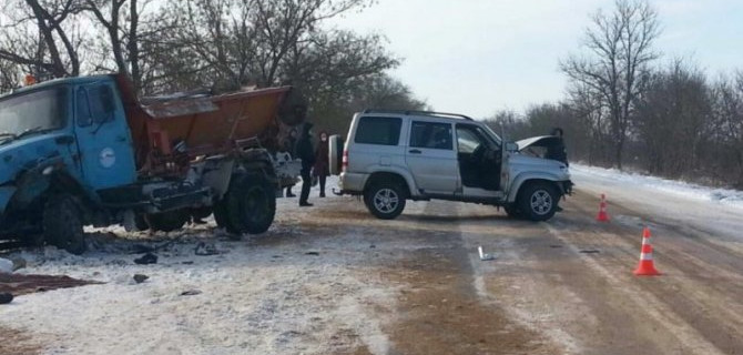 Крымчанин стоял на обочине и никого не трогал, когда в него влетел УАЗ