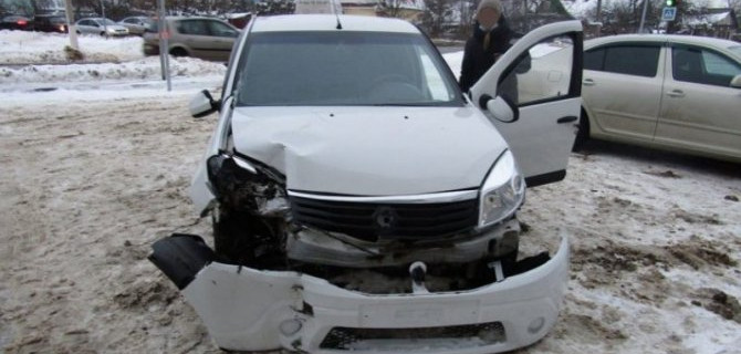 Украсть на родной автомойке машину, чтобы тут же размолотить ее о столб