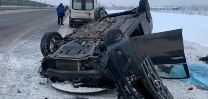 При столкновении Nissan с большегрузом, водитель легковушки погиб