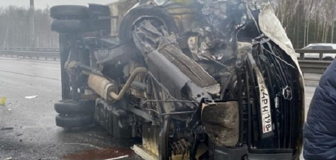 «Газель» опрокинулась на КАД