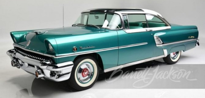 На продажу выставлен один из первых автомобилей с панорамной крышей