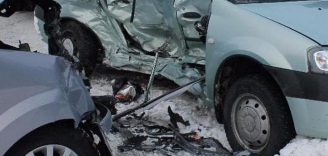 48-летний водитель покалечился при столкновении двух легковушек в Унече