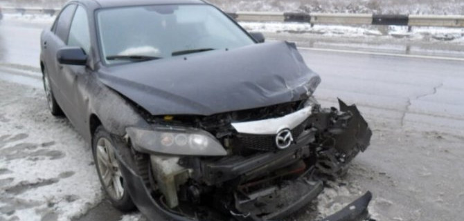 В Смоленской области автоледи сбила пешехода, и остановить ее смогла только опора ЛЭП