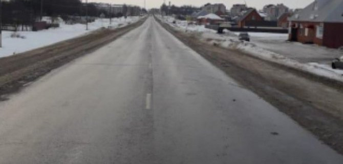 Рассеянный водитель «Лады» так зарядил в «Рено», что пришлось оказывать ему помощь